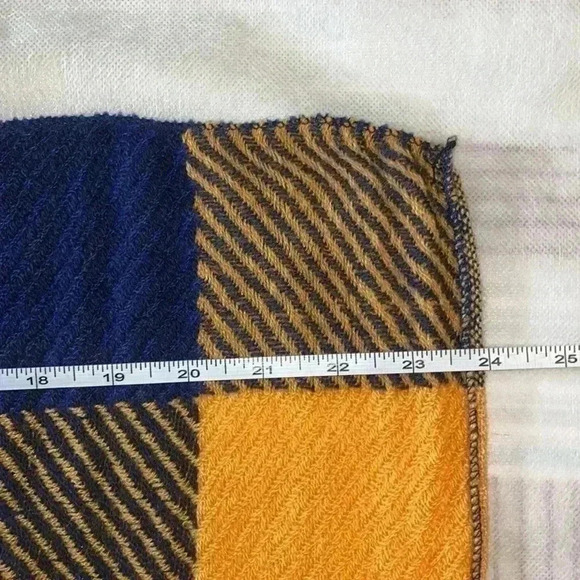 Vintage Scarf  🧣 New Condition Never Worn - Picture 4 of 4